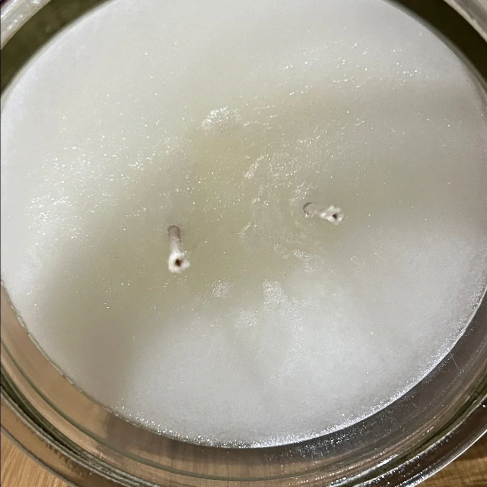 Tuscany Candle Iced Gingerbread Scented Candle Limited Edition - Picture 10 of 16